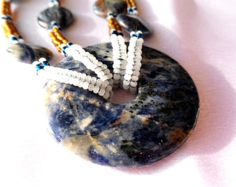 Collar de cuerda de lapislázuli azul africano con cuentas