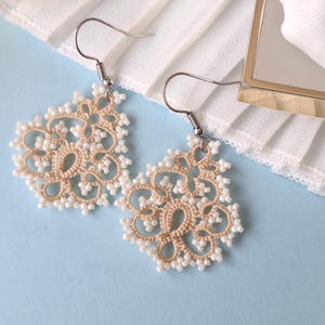 Wedding tiny dangle earrings, statement bridal earrings, wedding drop earrings vintage style, 1920s jewelry,  beige beaded earrings lace