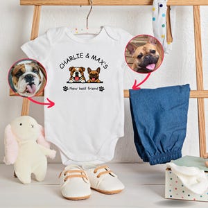Benutzerdefinierte Baby-Body®, Baby-Dusche-Gif, geschützt durch Hunde-Shirt, Kindergeschenk, personalisiertes Babygeschenk,