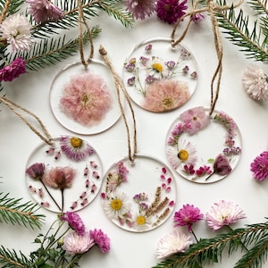 Sweet Pink Ornament Set, Pressed Flowers Christmas Tree Decoration, Real Dried Plants Christmas Bells, Botanical Decor, Christmas Gift