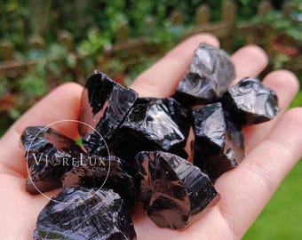 Obsidiana negra en bruto: cristal de alta calidad para meditación y decoración.