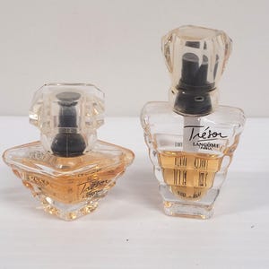 Lancome Tresor Eau de Parfum Lot 2 Spray France Rose & Delicate Fruit Blossom