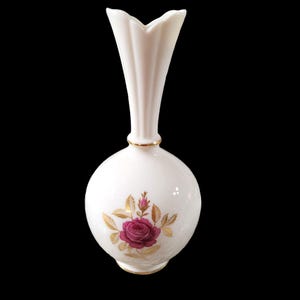 Lenox Vintage  Rhodora Fine China 8'' Flower Vase P471 Pink Rose Gold Leaf