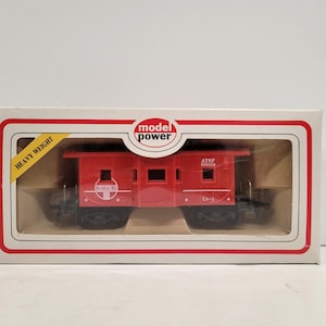 Model Power HO Scale 36&#39; Bay Window Caboose Car SF 8241 Plastic Electric Train