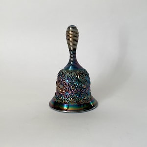 LE Smith Iridescent Amethyst Carnival Glass Daisy and Button Bell