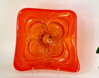 Viking Glass Epic Loop Dish in Persimmon
