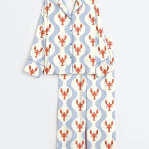 Women’s Whimsical Lobster Nautical Coastal Beach Marine Print Long Sleeve Satin Pajama Set, Fun Summer Coastal Sleepwear bild 3