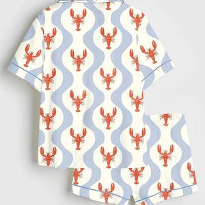 Women’s Whimsical Lobster Nautical Coastal Beach Marine Print Long Sleeve Satin Pajama Set, Fun Summer Coastal Sleepwear bild 2