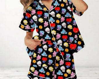 Aesthetic K-Pop Kpop World Tour 2026 Satin Pajama Set, Concert Inspired Silky PJs, Short Sleeve Fan Gift, Cute Idol Event Sleepwear