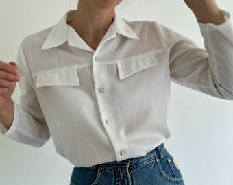 Blusa blanca de lúrex de los 80 XS Camisa de manga larga brillante Blusa blanca vintage pequeña Estilo clásico de los 80 Ropa vintage para mujer