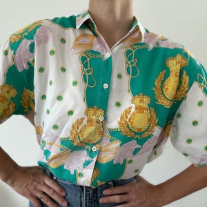 Blusa náutica vintage de los 90: Estampado de club náutico de viscosa, talla S-M