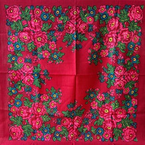 Vintage Ukrainische Wolle Schal Rot Floral Schal mit Lurex 1980er Jahre Folk Kopftuch Reine Wolle nie getragen Boho Ethno Wrap Ukrainischen Blumen Schal