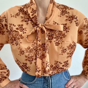 Vintage Peach Floral Blouse Small Blouse with Bow West Germany Elegant 80s Shirt Vintage Clothing for women Retro Rose Print Top