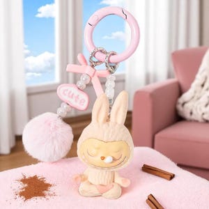3 STÜCKE Assorted Taschenanhänger Kawaii Labubu Yoga Puppe Schlüsselanhänger - Süßer Beflockter Cartoon Anhänger für Taschen, Handys, Paare, Rucksäcke