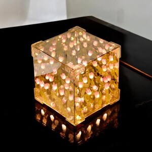 Luz nocturna con forma de cubo mágico de flores de colores marinos: lámpara LED con temática oceánica, luz de ambiente floral, regalo único para niños, decoración de dormitorio o guardería.