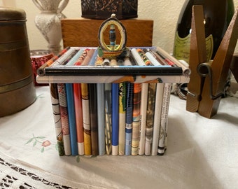 Small Recycled Magazine Page Box With Lid