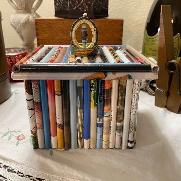 Small Recycled Magazine Page Box With Lid