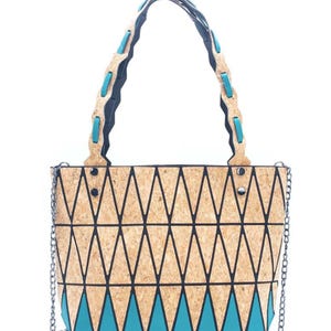 Geometrische Kork Handtasche – Vegane Tragetasche für Damen mit Dreiecksmuster – Leicht, faltbar + nachhaltig – Stilvoll & geräumig