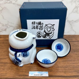 Juego de Mino Ware: botella de sake Lucky Cat Tokkuri y taza de sake Minoyaki Maneki Neko, Japón