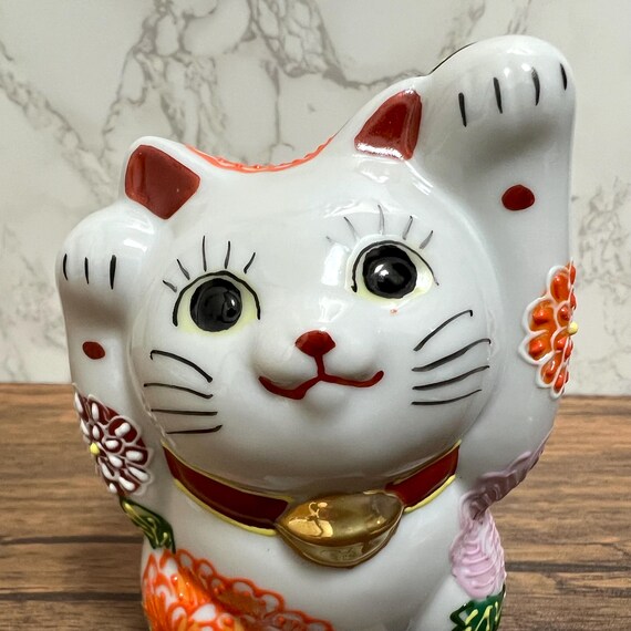 九谷焼置物招き猫 花柄 九谷焼置物招き猫 花柄 九谷焼 招き猫 幸福 置物 デコ盛 花むらさき 4