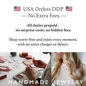 Puede incluir: Un gr&aacute;fico blanco con el texto USA Orders DDP No Extra Fees, All duties prepaid, no surprise costs, no hidden fees, Shop worry-free and enjoy every moment, with no extra charges or delays. Debajo, un espacio de trabajo de joyer&iacute;a y un collar.