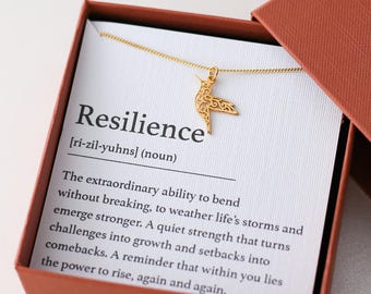 Collar de colibrí de resiliencia: un regalo de joyería de fuerza para tiempos difíciles.