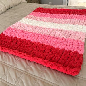 Manta de bebê em tricô grosso, fio de chenille multicolorido, para berçário.