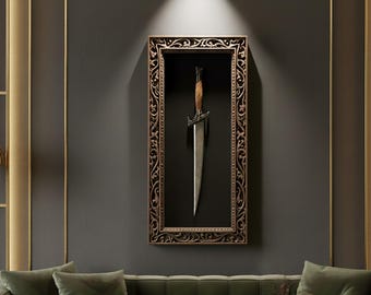Espada de lujo imprimible para pared en marco ornamentado, decoración estilo academia oscura y sombría (descarga digital)