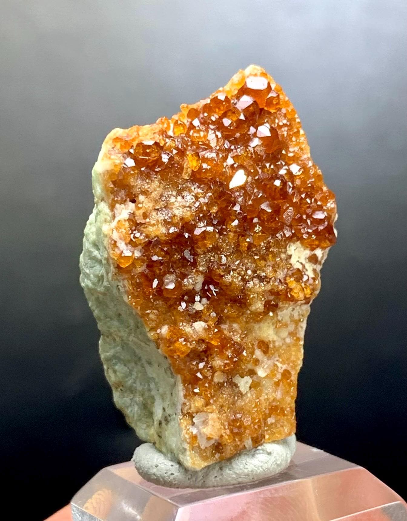 GARNET actof tragedySugar SINA殊Moran Natural Orange Colour Garnet Specimen From Zagi Mine. 24 Grams