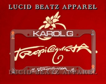 Marco para matrícula Tropicoqueta, Karol, Accesorios para coche, G, Accesorios Tropicoqueta, Merchandising de álbumes, Ropa para fans de la música latina, Bebesuki, KG