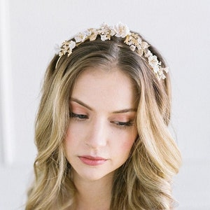 WILDROSES Floral Wedding Tiara, Wedding Crown, Statement Crown, Bridal Tiara, Wedding Tiara, Floral Bridal Headband