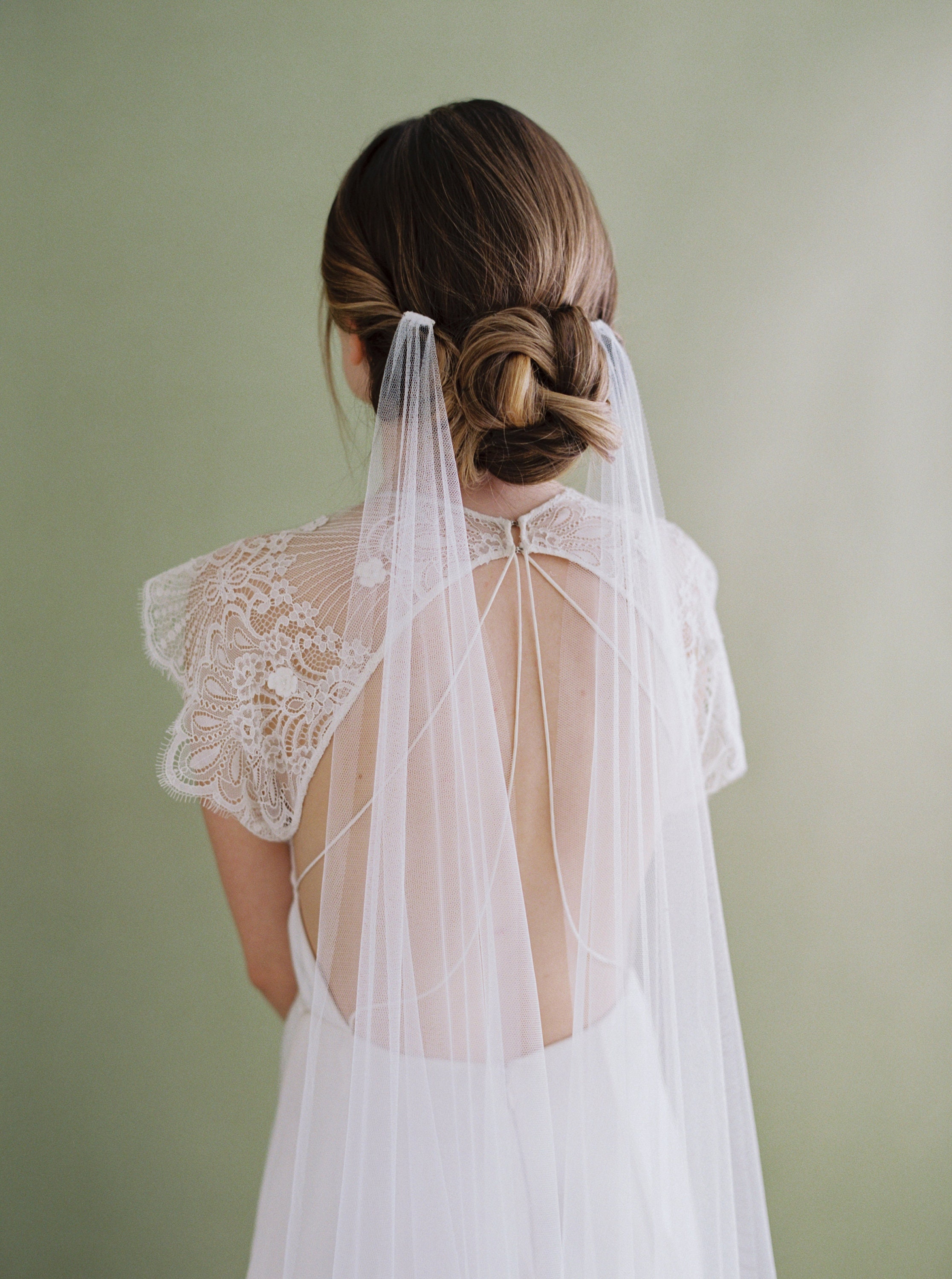 Esther Crystal and Pearl Edge Veil