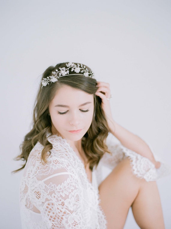 Delicate Flower Crown, Bridal Crown, Bridal Tiara, Tiara, Wedding Hair  Piece, Bridal Headpiece, Crown, Bridal Crown, Krone,couronne De FLEUR 