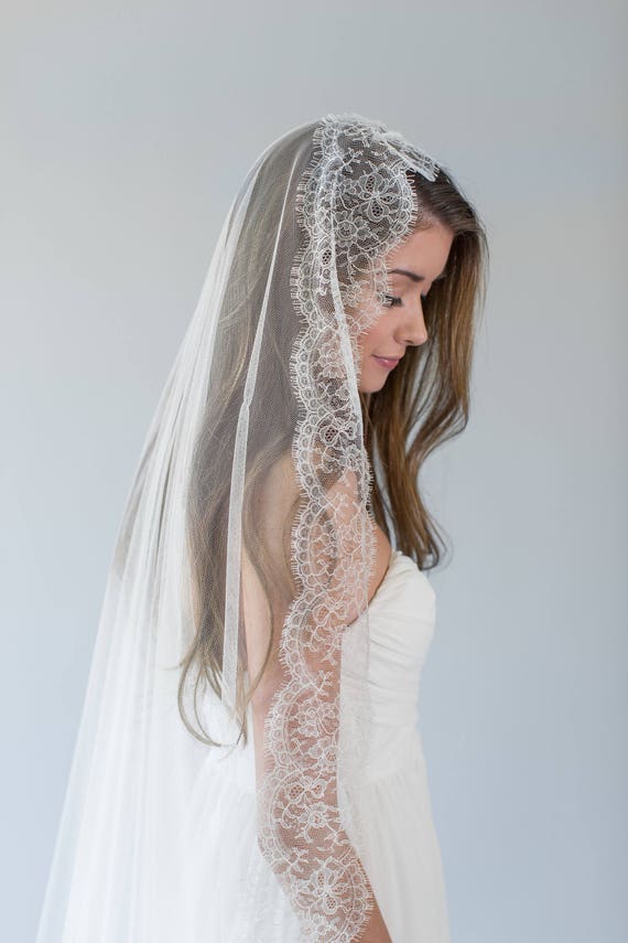 AUDREY Mantilla Veil, Mantilla Wedding Veil, Mantilla Bridal Veil, Soft Lace  Veil, Soft Lace Bridal Veil, Delicate Lace Wedding Veil -  Israel