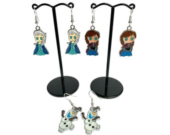 Srebrne lub posrebrzane kolczyki wiszące/klips i brelok z motywem Księżniczki Lodu i Bałwana