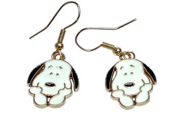 Kolczyki wiszące z motywem psa Snoopy'ego z kreskówek, pozłacane, z emalii