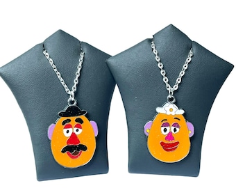 Naszyjnik inspirowany filmem „Toy Story” z wizerunkiem pana i pani Potato Head – zawieszka na srebrzonym łańcuszku
