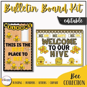 Pode incluir: Um kit de quadro de avisos com tema de abelhas. O kit inclui dois designs: um com um layout em forma de porta que diz "Bem-vindo" e "Este é o melhor lugar para ser", e outro que diz "Bem-vindo à nossa colmeia". O kit também inclui as palavras "Bunting, Bordas, Letras, Clipart."