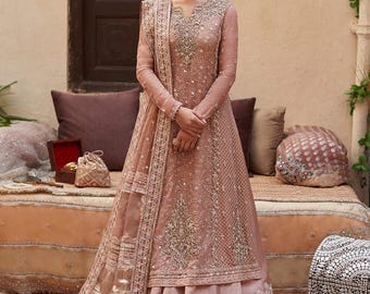 Camisa larga de diseñador pakistaní color melocotón adornada con lehenga / conjunto de ropa oriental