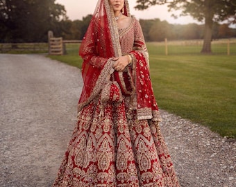 Lehenga Choli nupcial rojo / Vestido de diseñador pakistaní adornado a mano