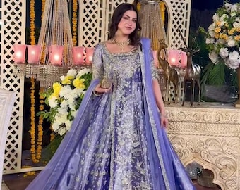 Vestido largo Peshwas bordado color lila bígaro / Ropa formal de diseñador pakistaní