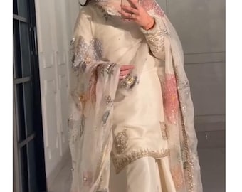 Traje Gharara de diseñador pakistaní color marfil / Vestido Nikah con trabajo Zardozi adornado a mano