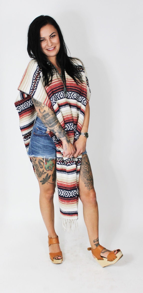 DAKOTA | 1970s Mexican Blanket Poncho