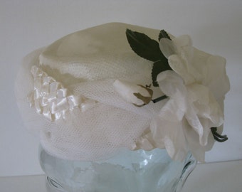 Vintage White Tulle Straw Ladies Pill Box Hat
