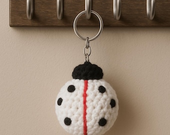 Patrón de llavero amigurumi de mariquita – PDF de peluche de bicho a crochet – Mini llavero de mariquita adorable – Idea de regalo DIY para principiantes
