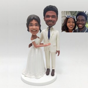 Individuelles Hochzeitspaar Figur vom Foto - Personalisierte Braut und Bräutigam Figur Andenken Geschenk mit weißen Kleid und Anzug Details