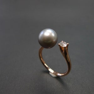 Round Shape Black Pearl and Round Brilliant Cut Diamond Open Ring in 18K Rose Gold image 6