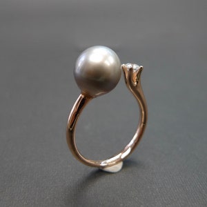 Round Shape Black Pearl and Round Brilliant Cut Diamond Open Ring in 18K Rose Gold image 2