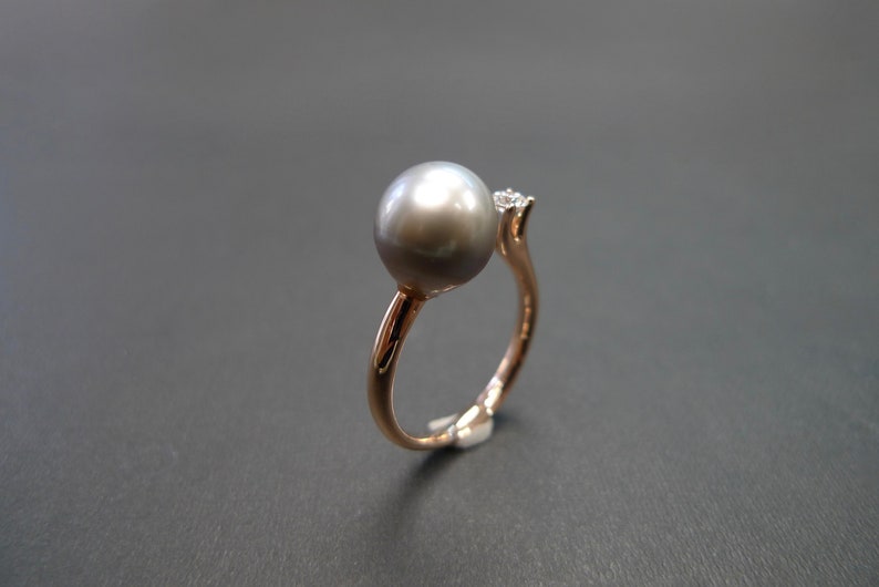 Round Shape Black Pearl and Round Brilliant Cut Diamond Open Ring in 18K Rose Gold image 9