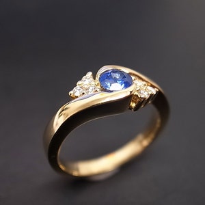 Diamonds Wedding Ring with Blue Sapphire in 14K Yellow Gold image 3